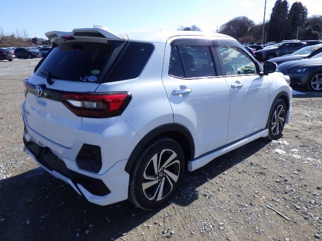 Toyota Raize 4