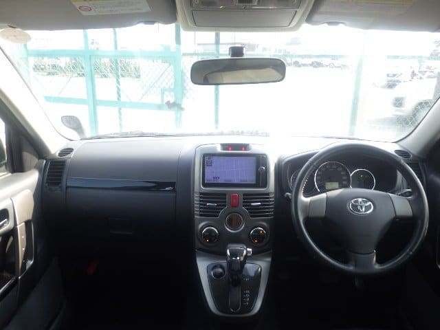 Toyota Rush 6