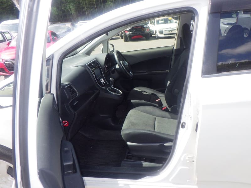Toyota Ractis 5