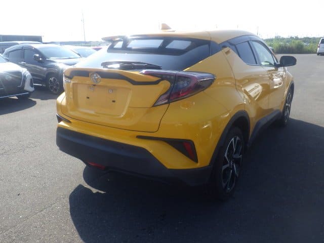 Toyota C-HR 2